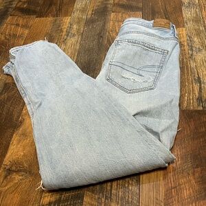 AE‎ Y2K Straight Leg Distressed Jeans Sz 2 Light Wash